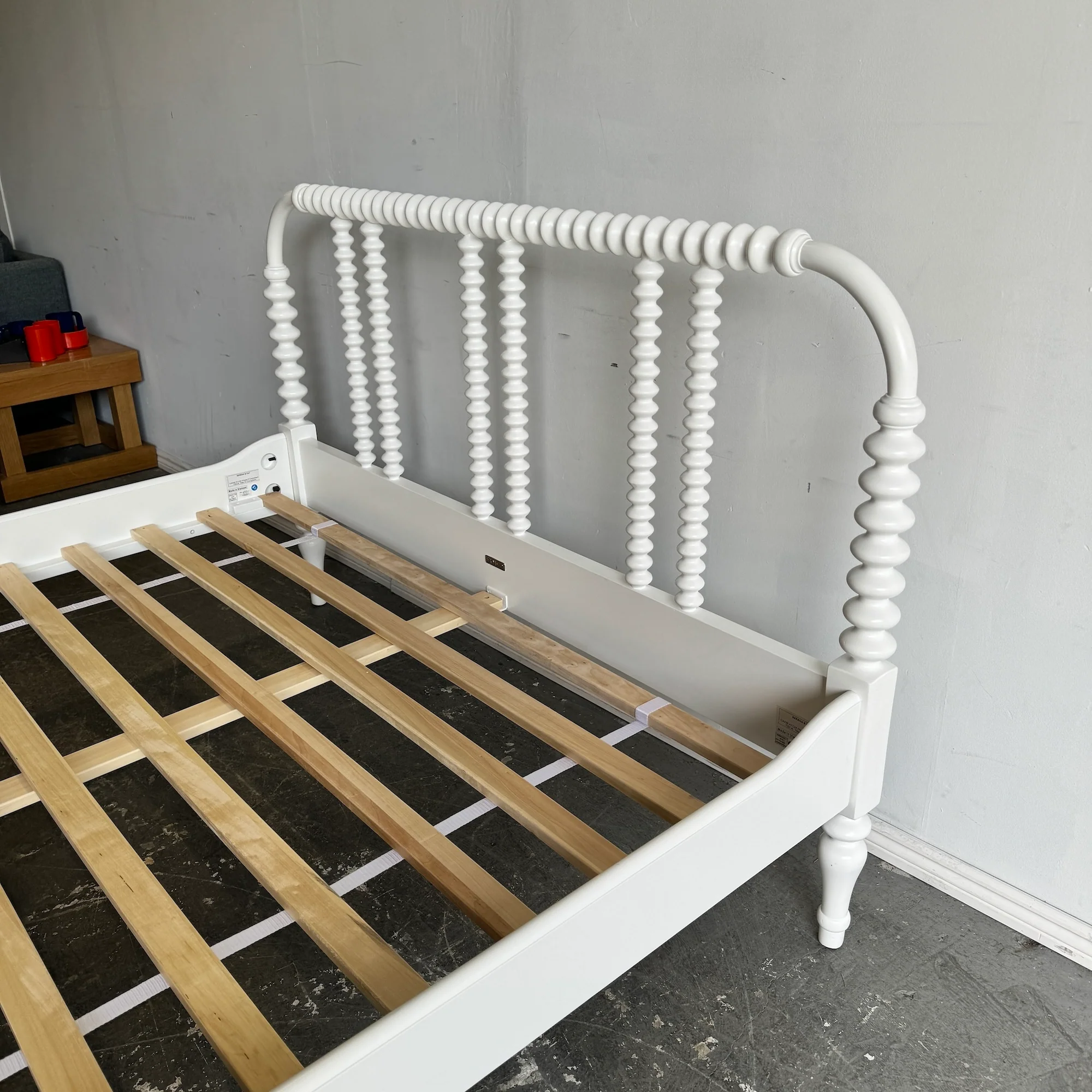 Serena and Lily QueenWebster bed with Footboard - Image 2