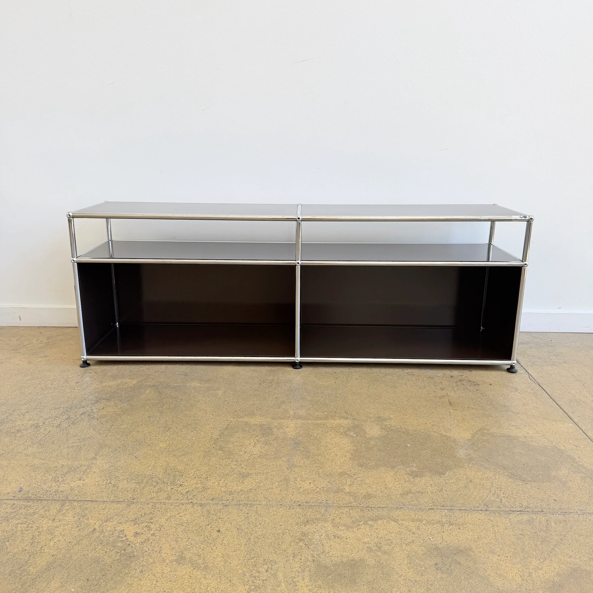 USM Haller 2X2 Media Console 22' - Brown