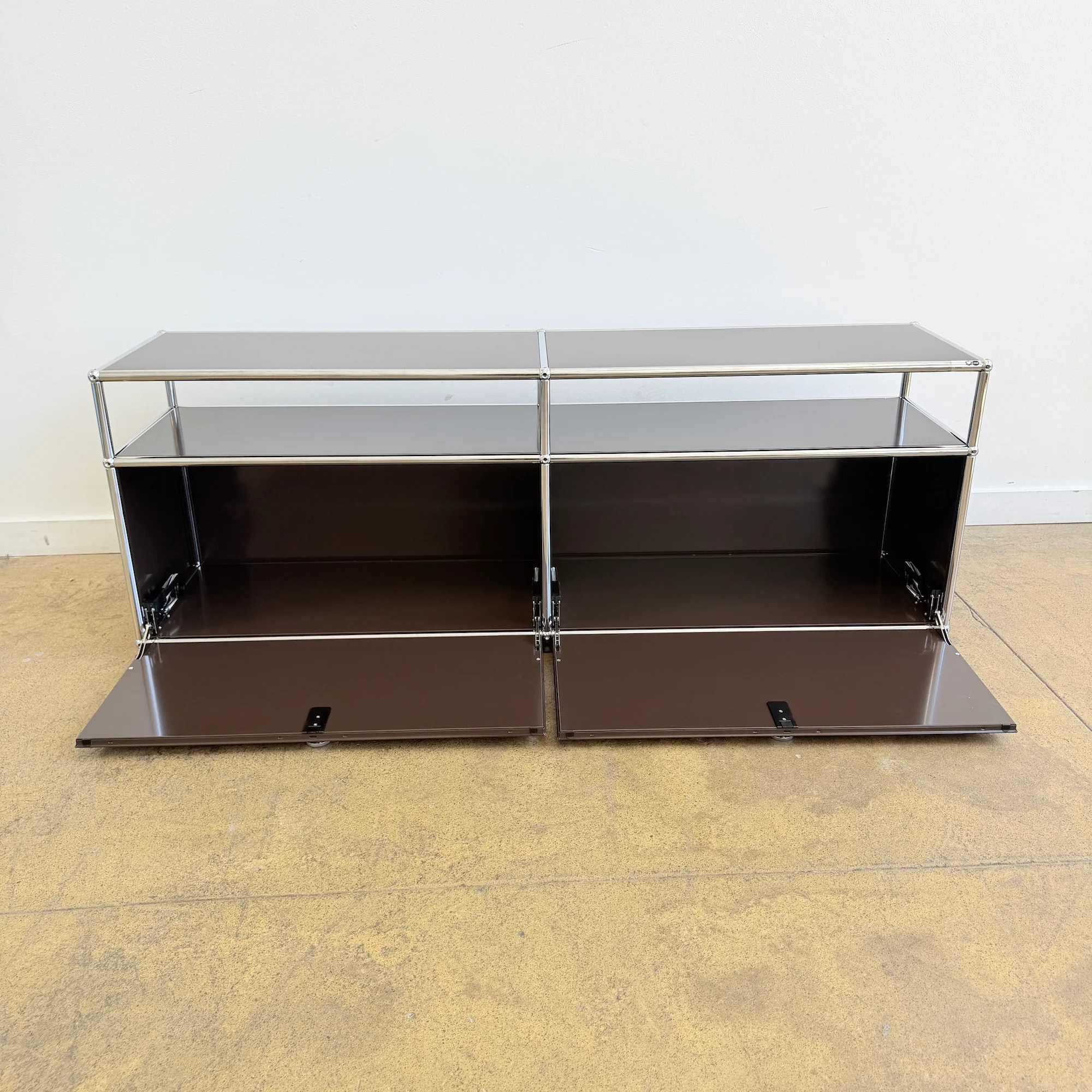 USM Haller 2X2 Media Console 22' - Brown - Image 4