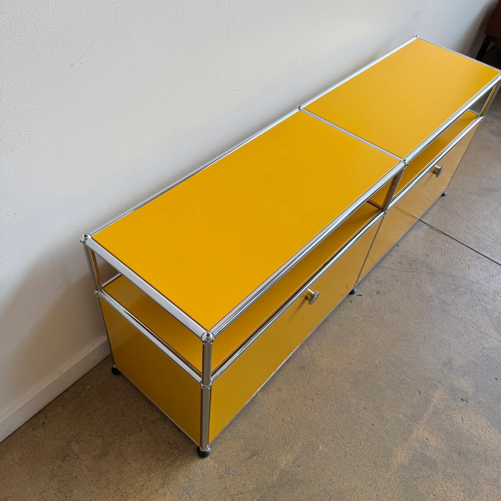 USM Haller 2X2 Media Console 22' - Golden Yellow - Image 6