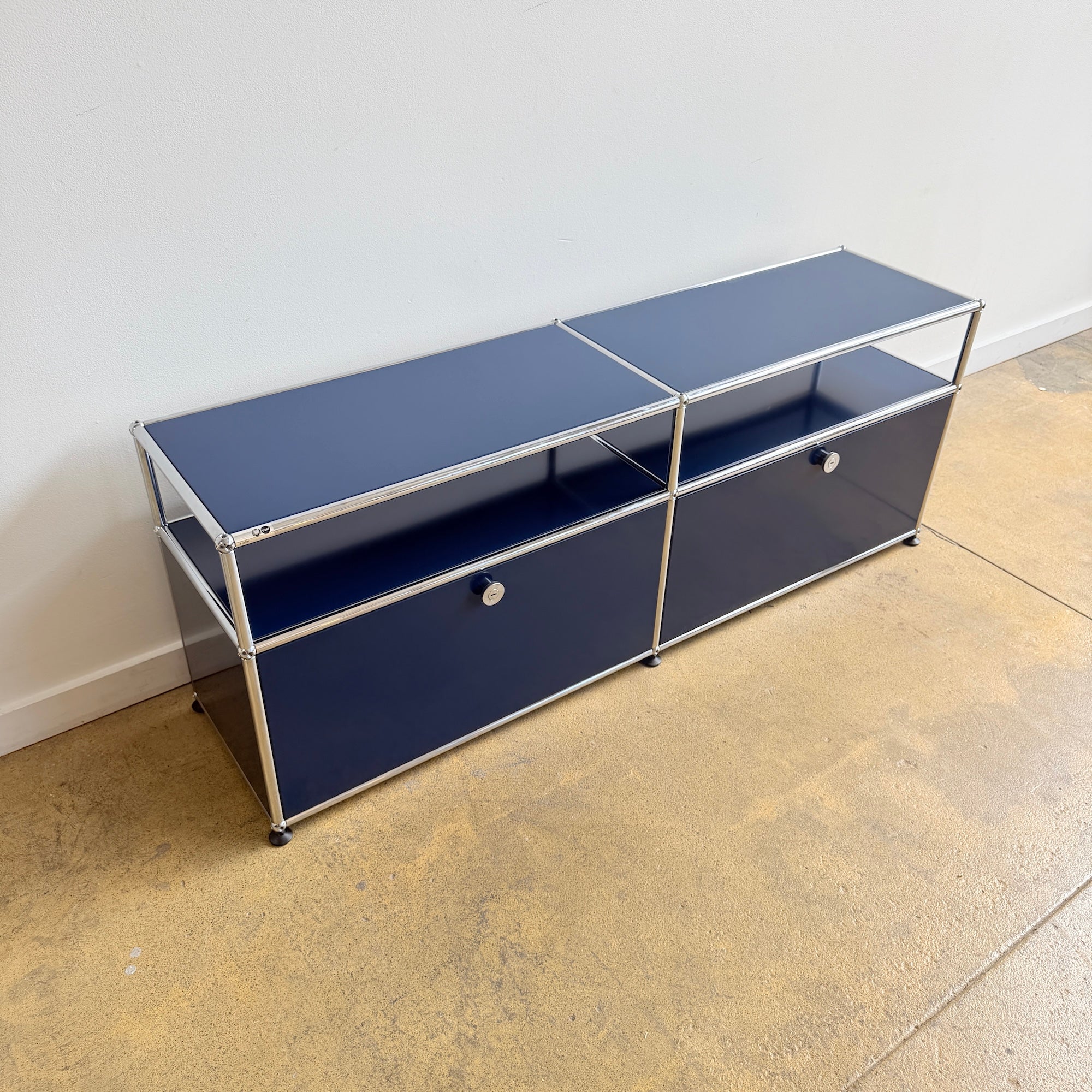 USM Haller 2X2 Media Console 22' - Steel Blue - Image 3