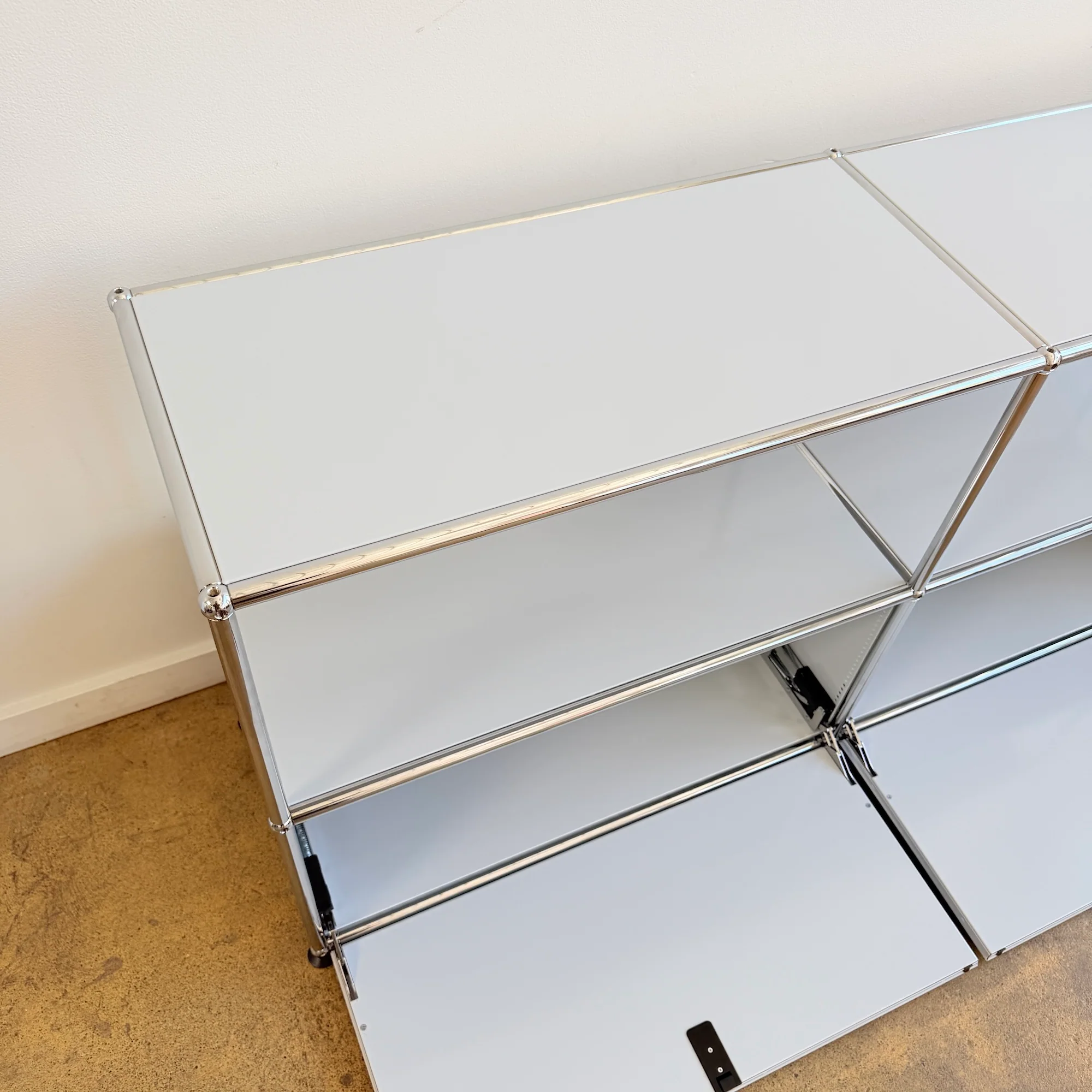 USM Haller 2X2 Media Console - Light Grey - Image 5