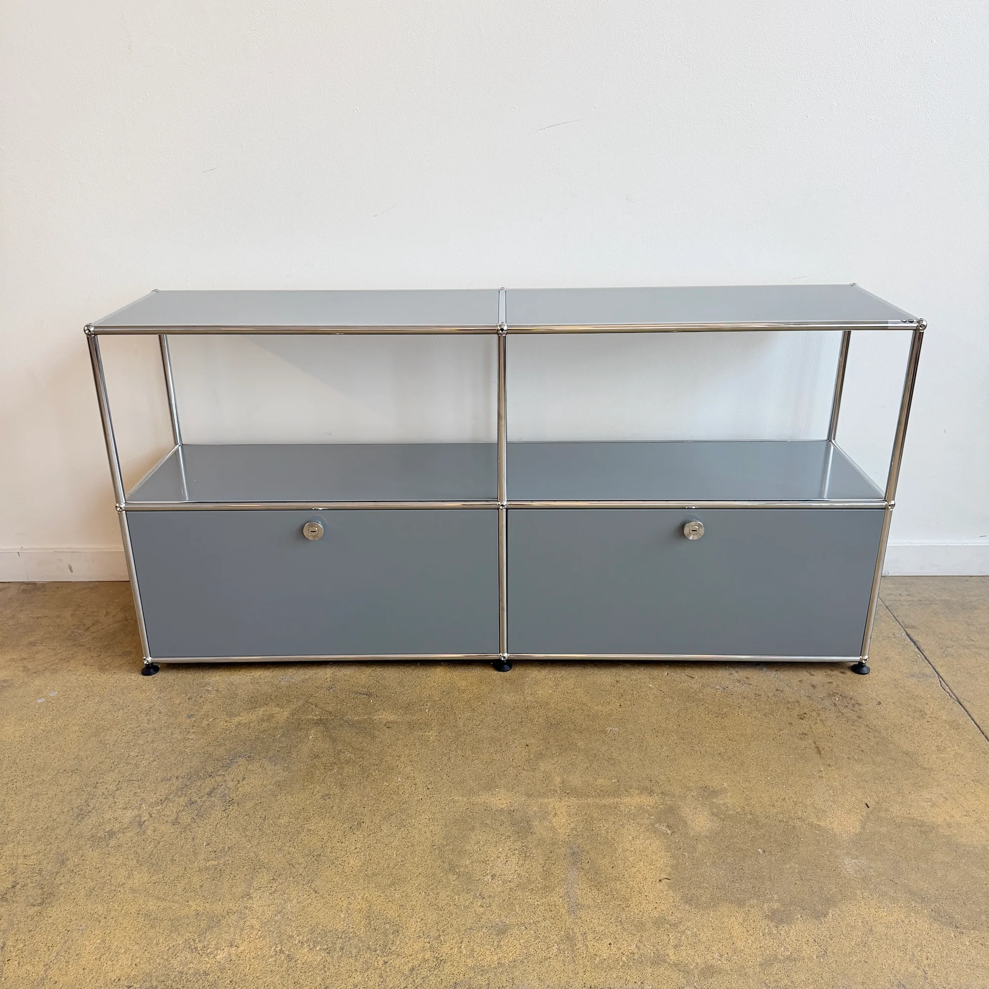 USM Haller 2X2 Media Console - Mid Grey - Image 3