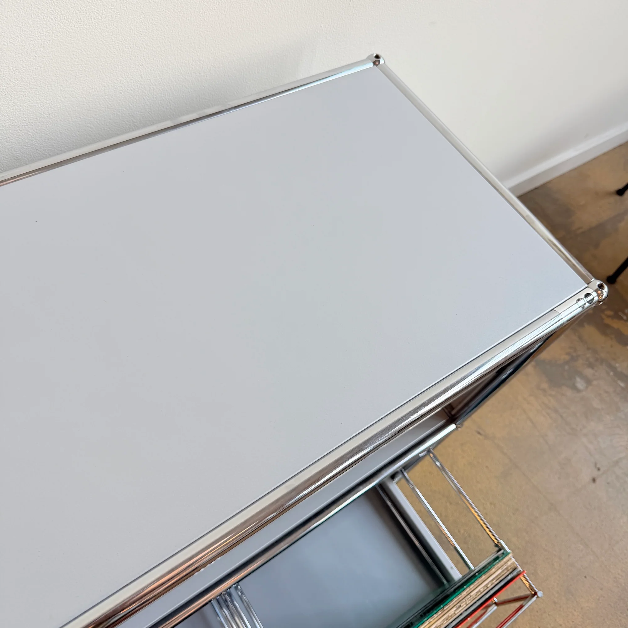 USM Haller 2X2 Record Storage Fully Enclosed - Silver - Image 6