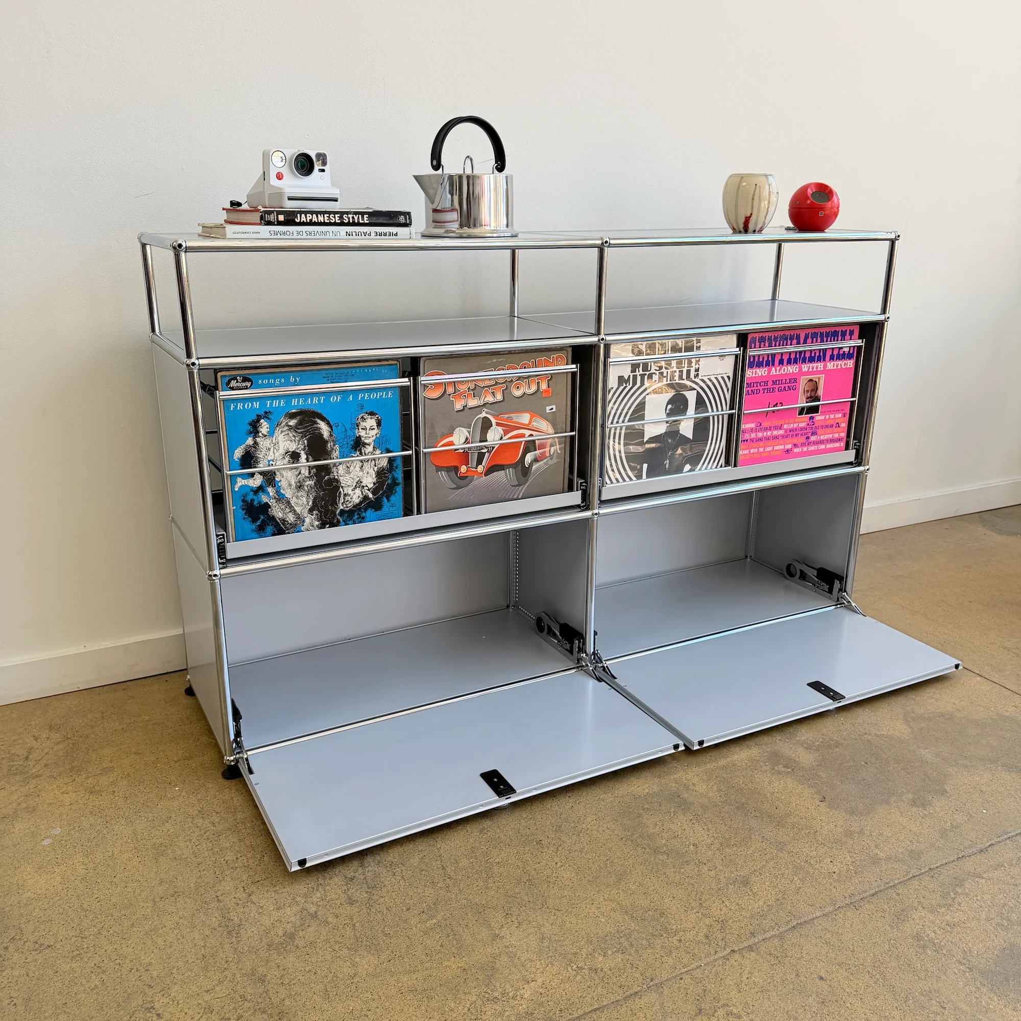 USM Haller 2X3 With Pullout for Records - Silver - Image 3