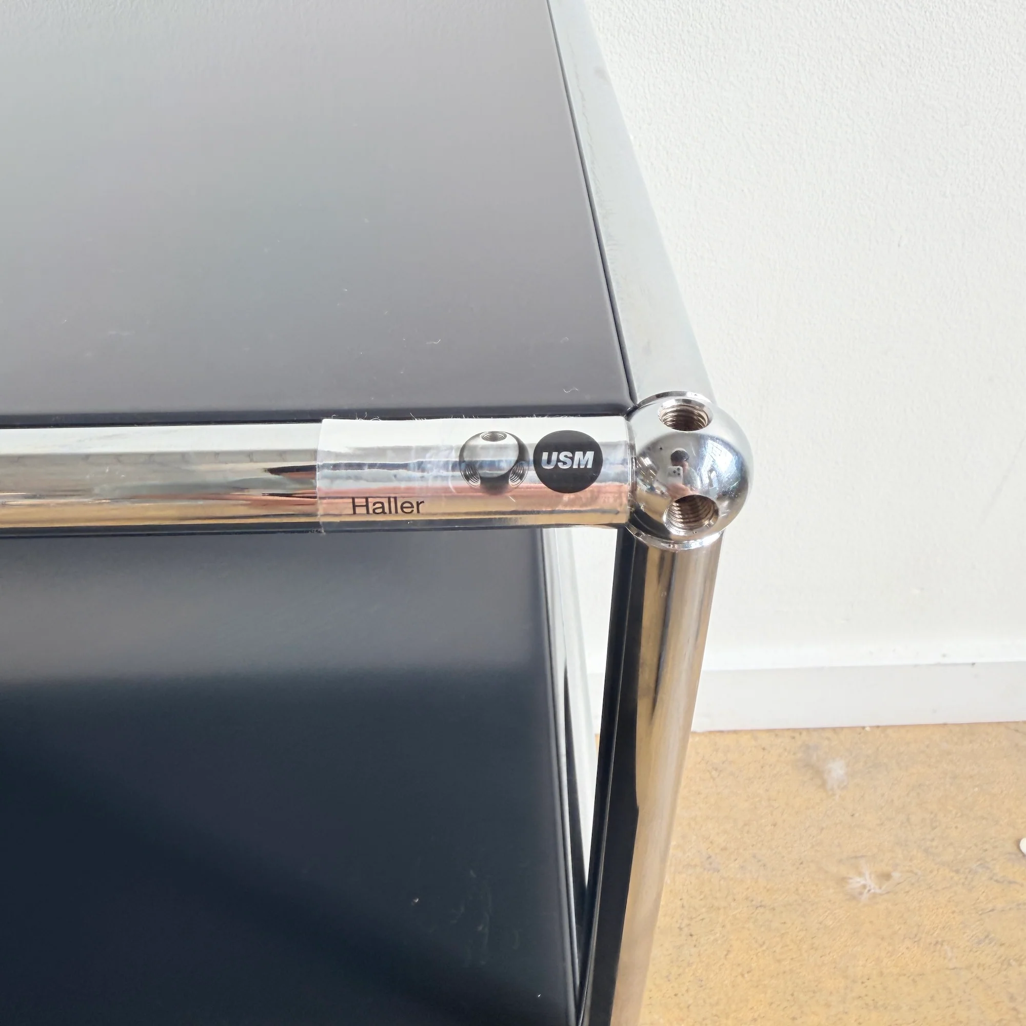 USM Haller 3X2 - 75' Media Console - Graphite Black - Image 10