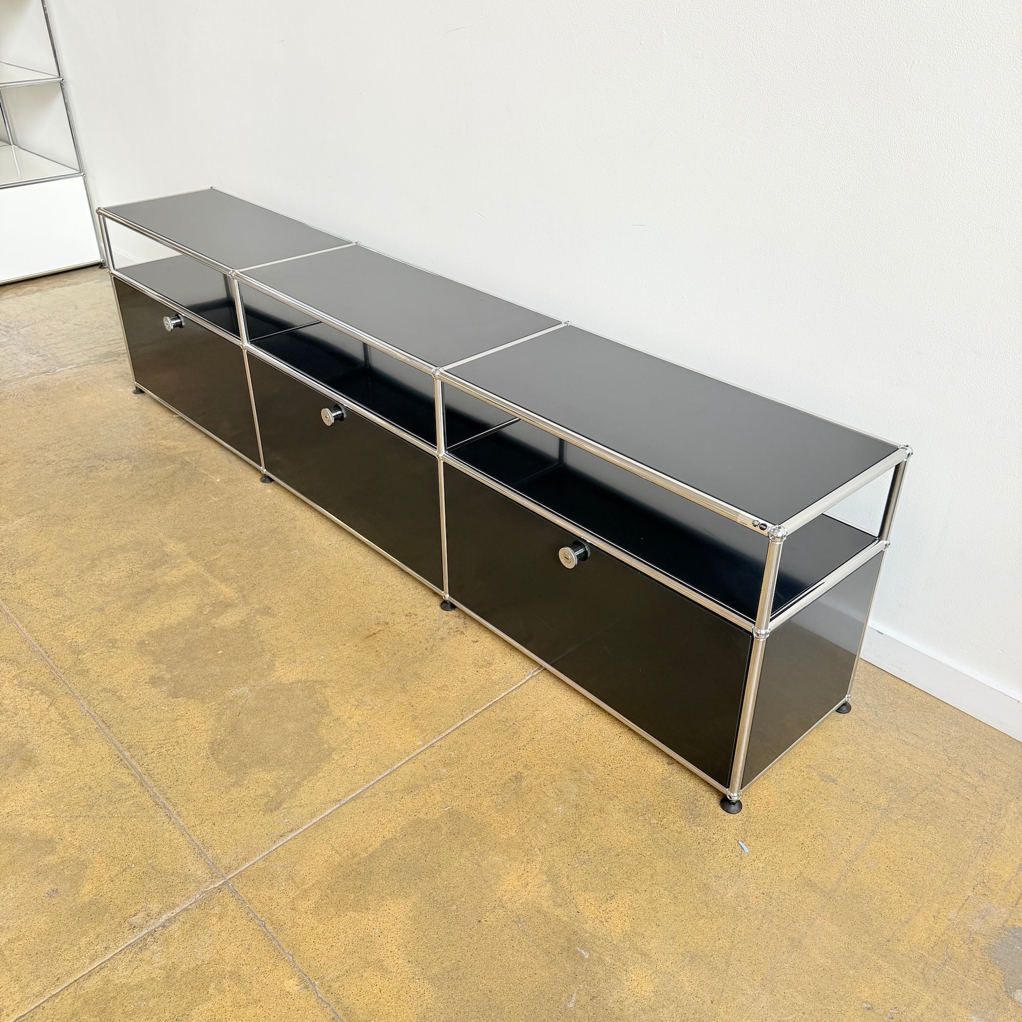 USM Haller 3X2 Media Console 22' - Graphite Black - Image 3