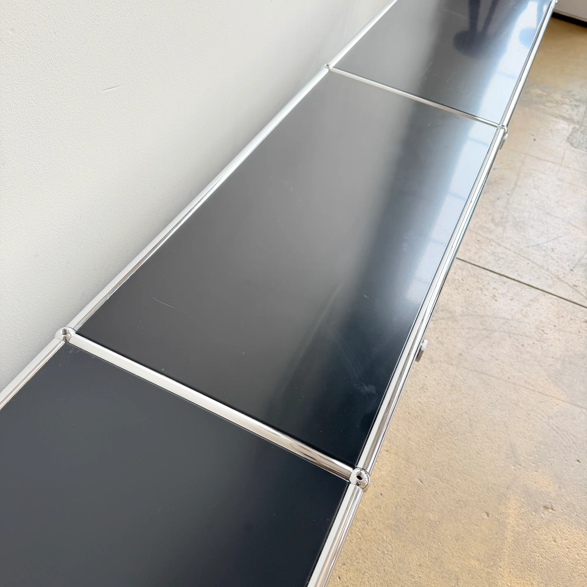 USM Haller 3X2 Media Console 22' - Graphite Black - Image 6