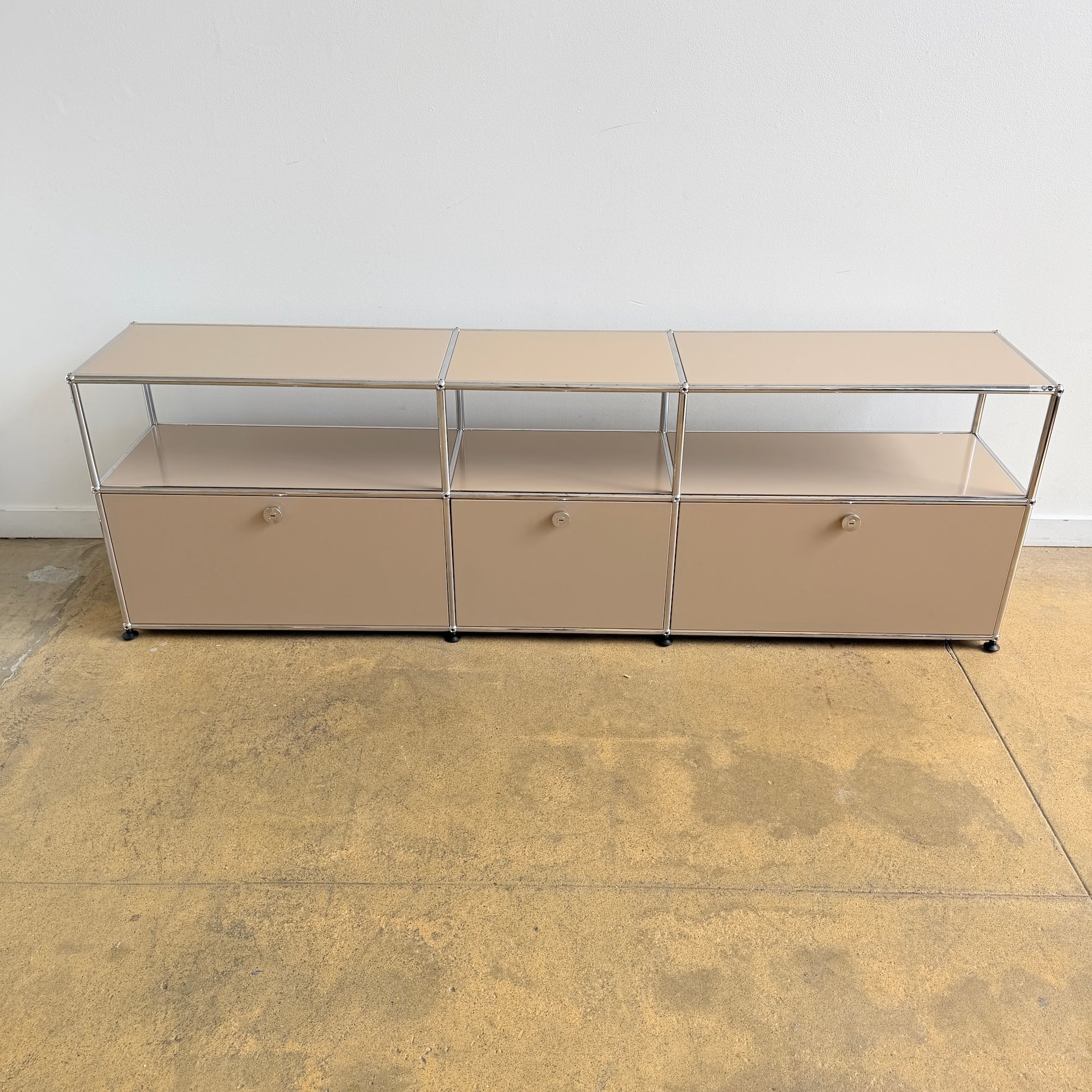 USM Haller 3X2 Media Console 80' - Beige - Image 2