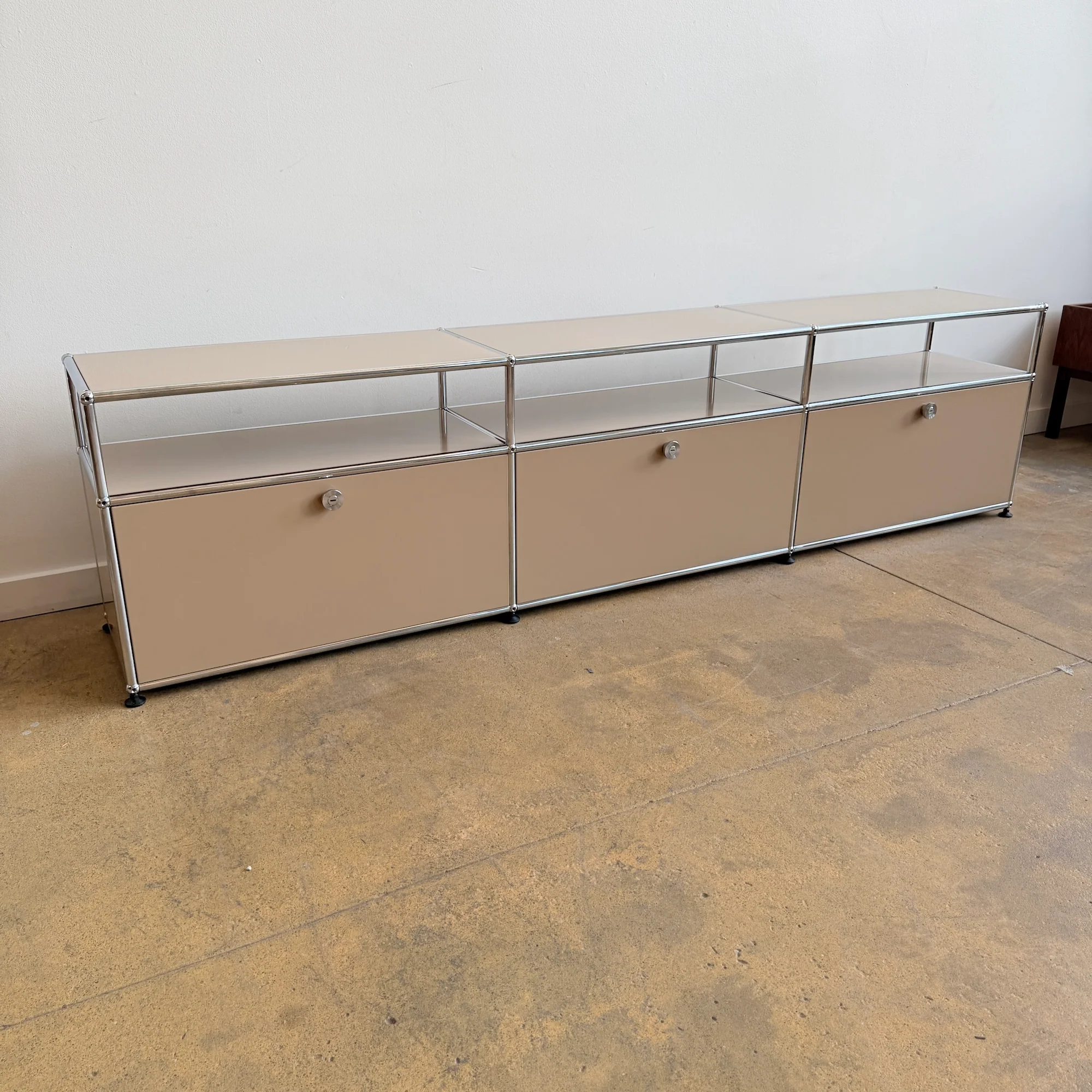 USM Haller 3X2 Media Console Low - Beige - Image 3