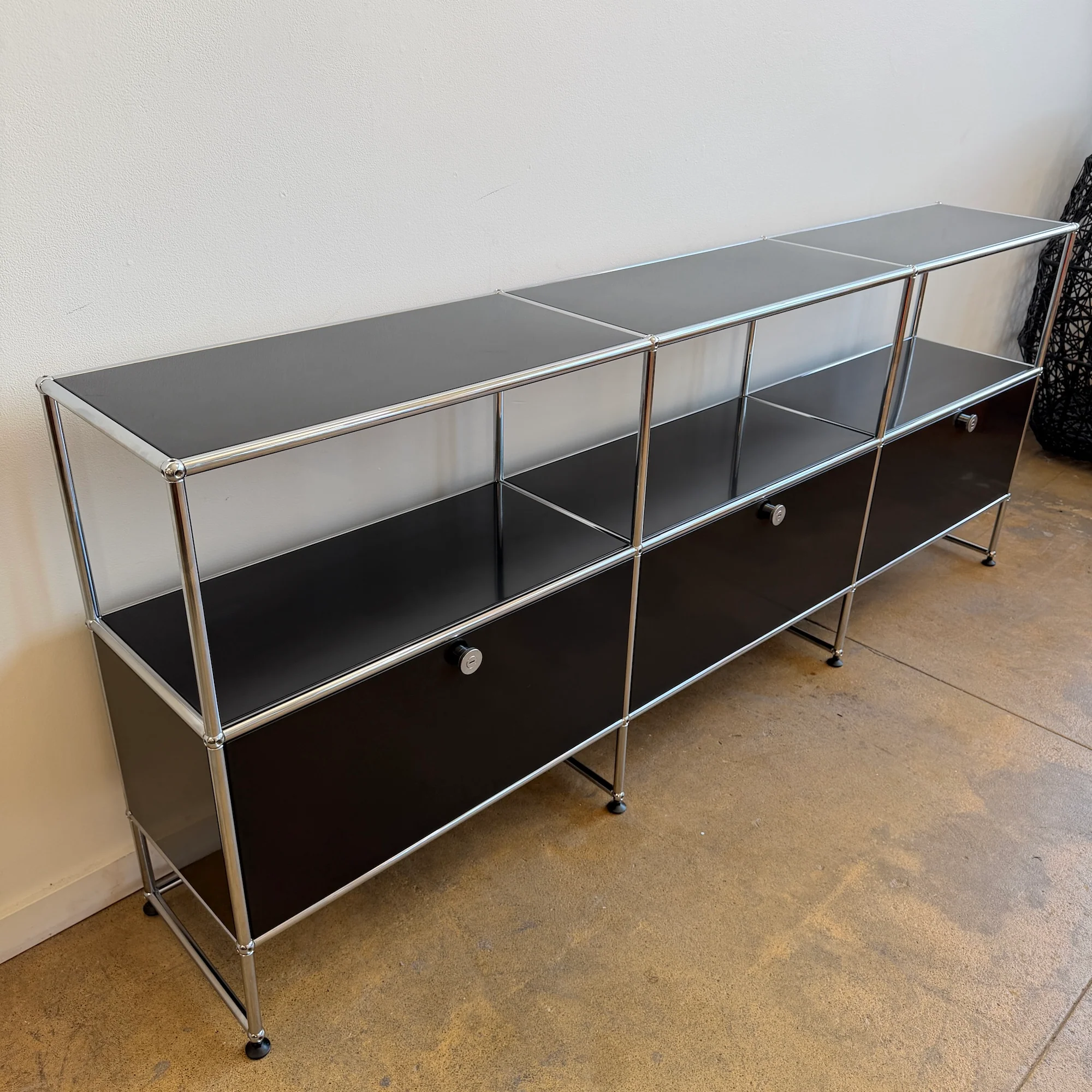 USM Haller 3x3 Storage Unit - Graphite Black - Image 3