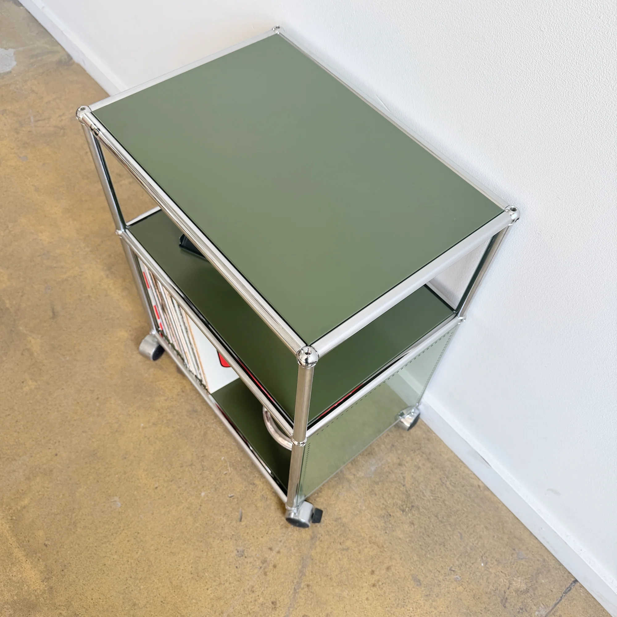 USM Haller Compact Record Storage on Casters - Olive Green - Image 6