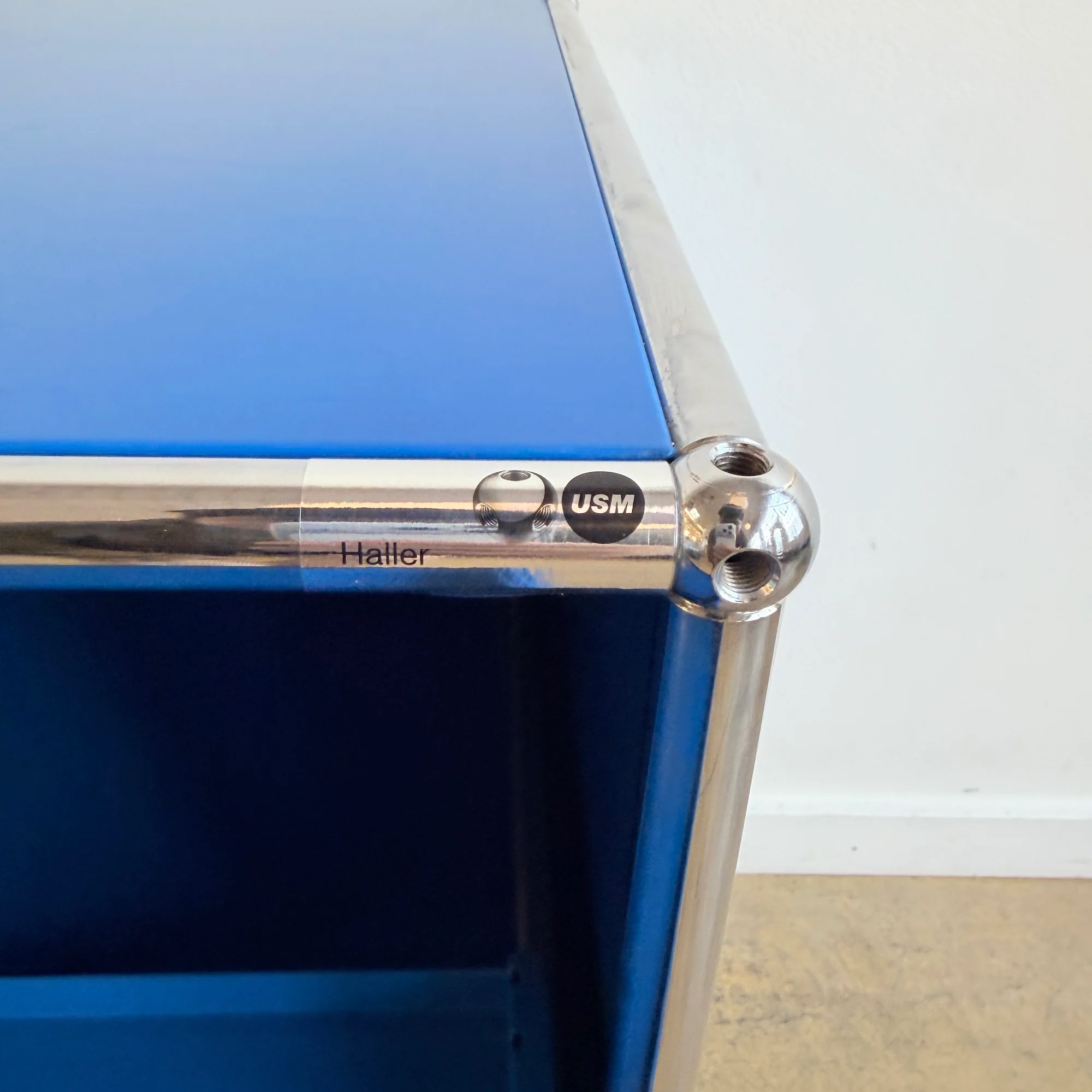 USM Haller Compact Station with Pull Out tray/ Coffee Station/ Printer Station - Image 7