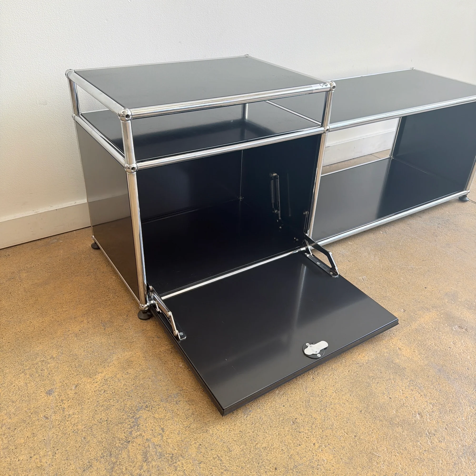 USM Haller Entryway Bench Console - Graphite Black - Image 4