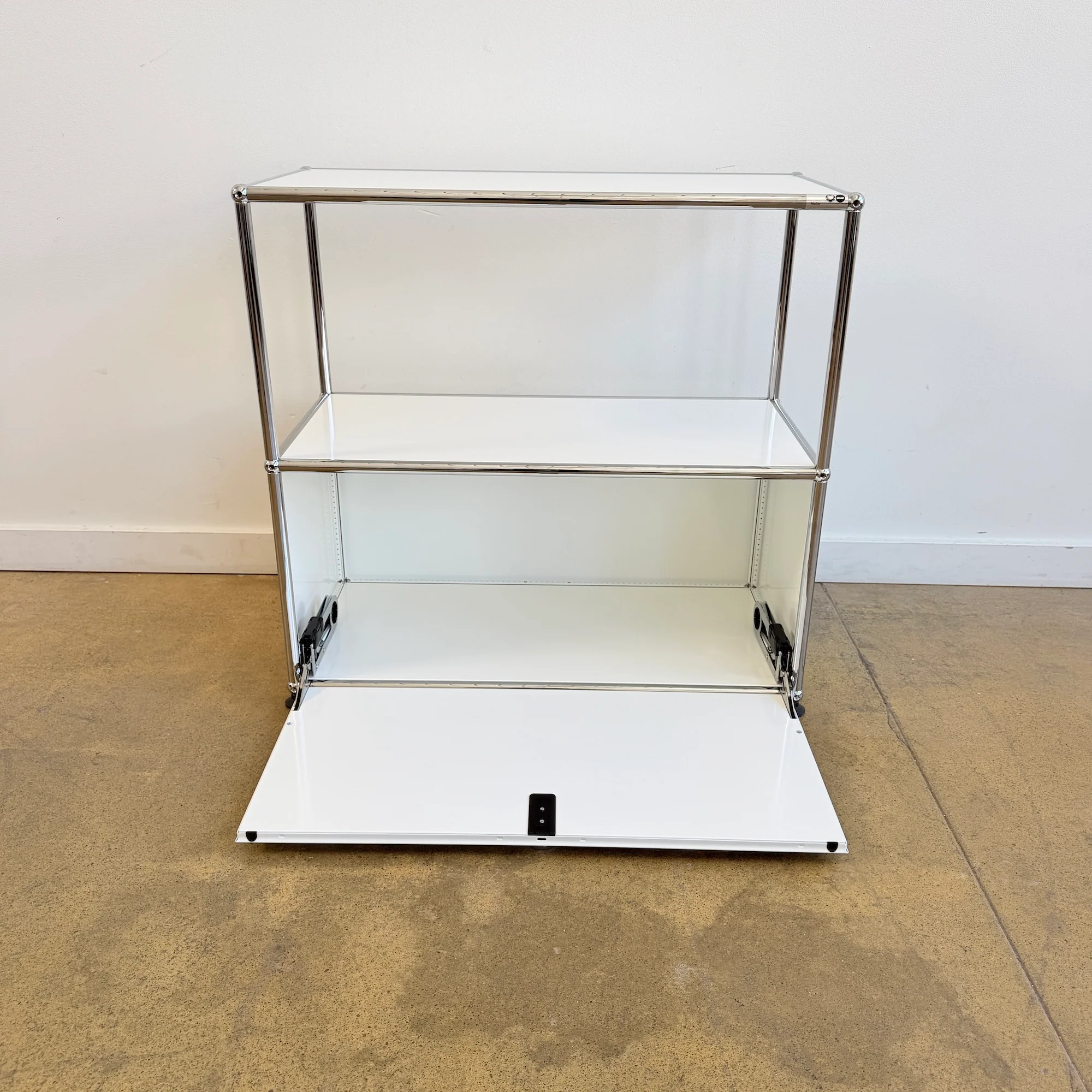USM Haller Half Size Credenza - Pure White - Image 4