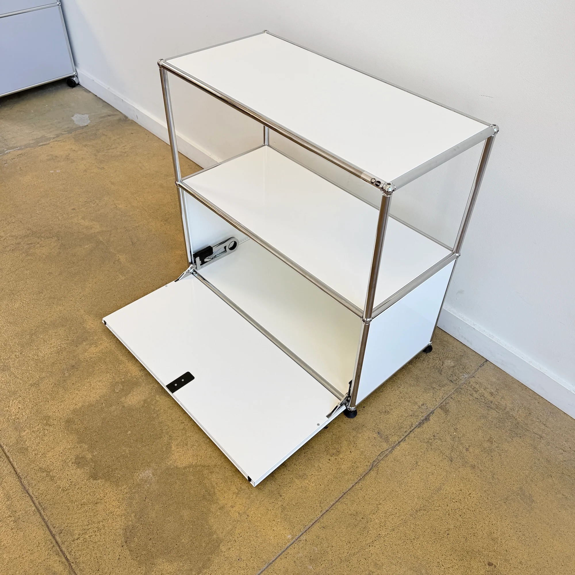 USM Haller Half Size Credenza - Pure White - Image 5
