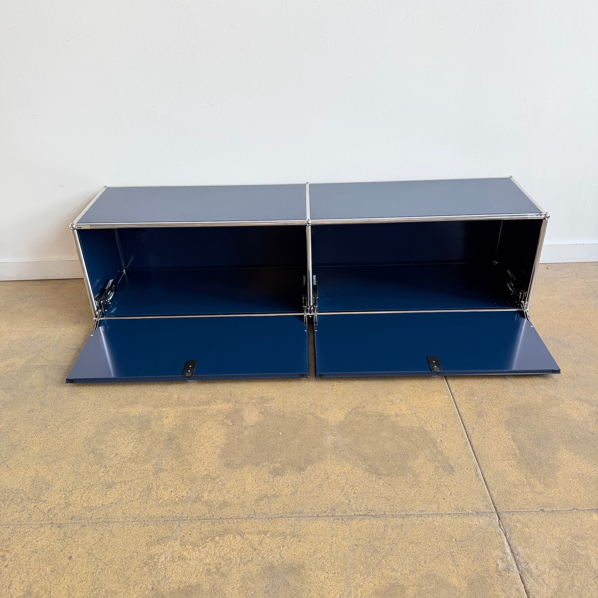 USM Haller Low 2X1 Media Console - Steel Blue - Image 4