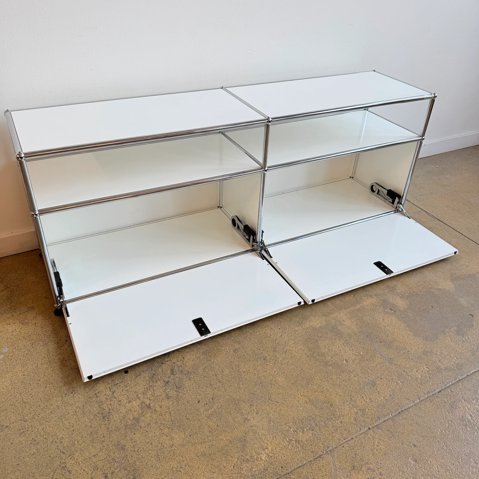 USM Haller Low Media Console - Pure White - Image 6