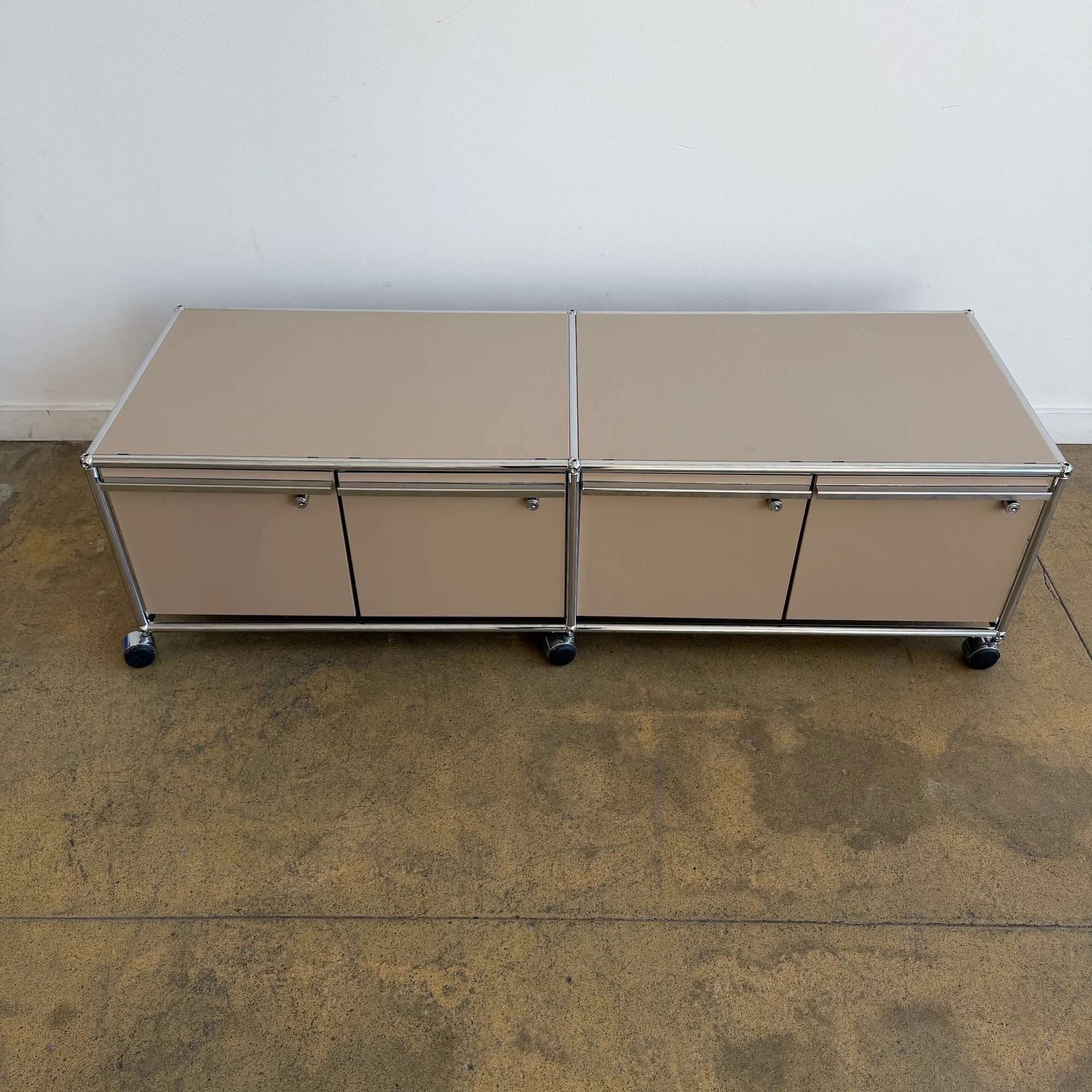USM Haller low storage or media cabinet - Beige - Image 4