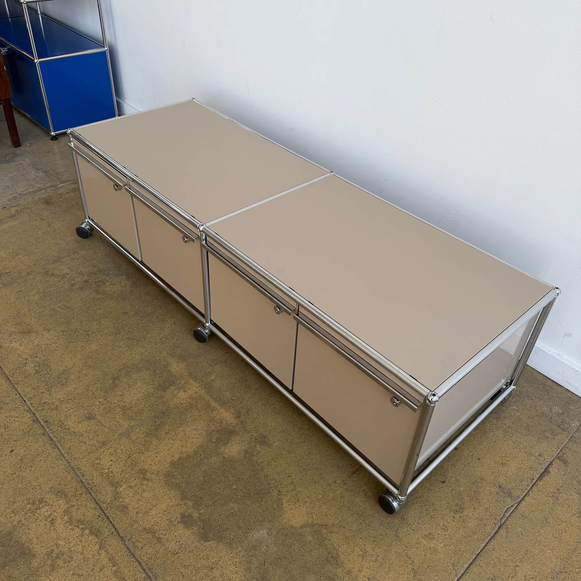 USM Haller low storage or media cabinet - Beige - Image 5