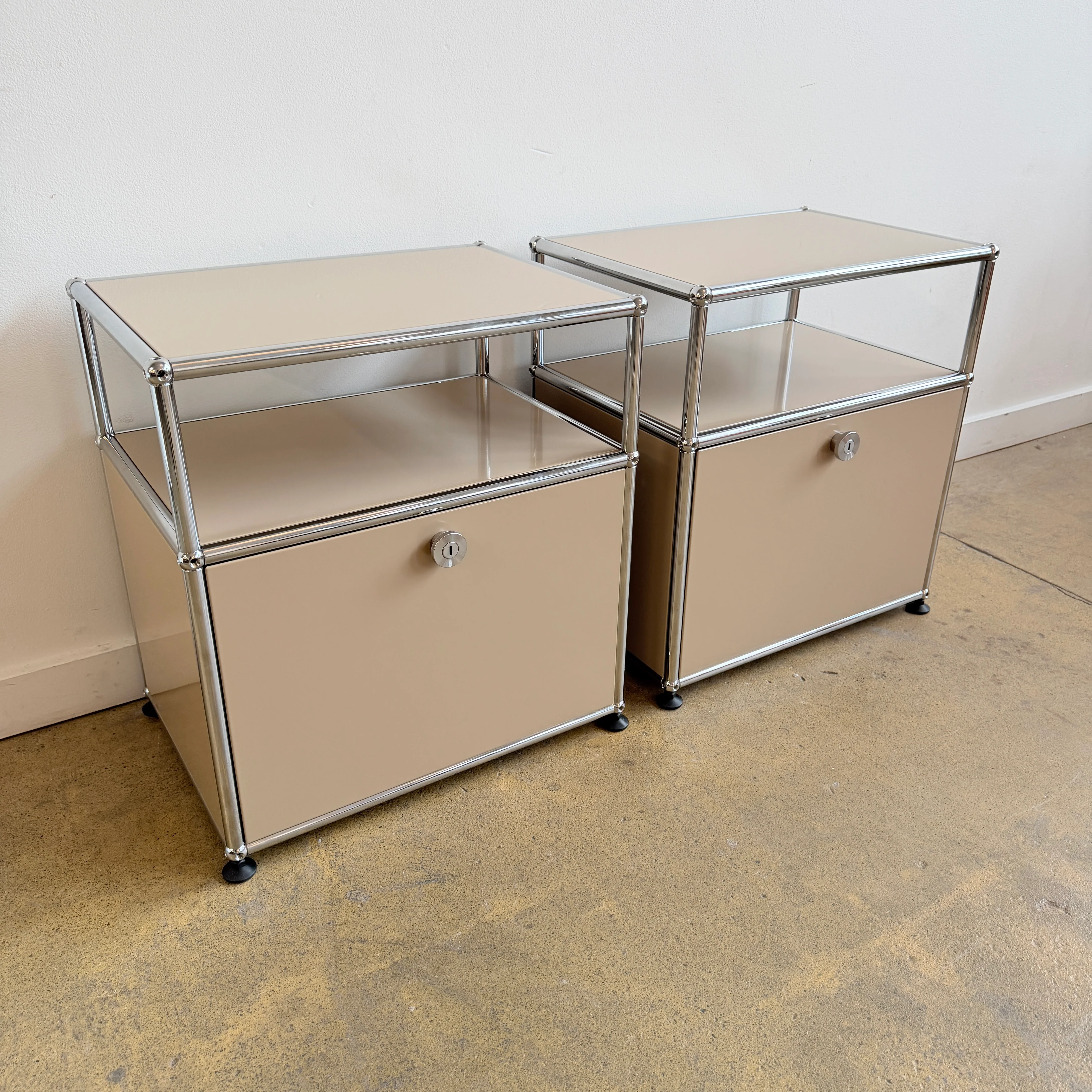 USM Haller Set of 2 Nightstands - Beige - Image 3