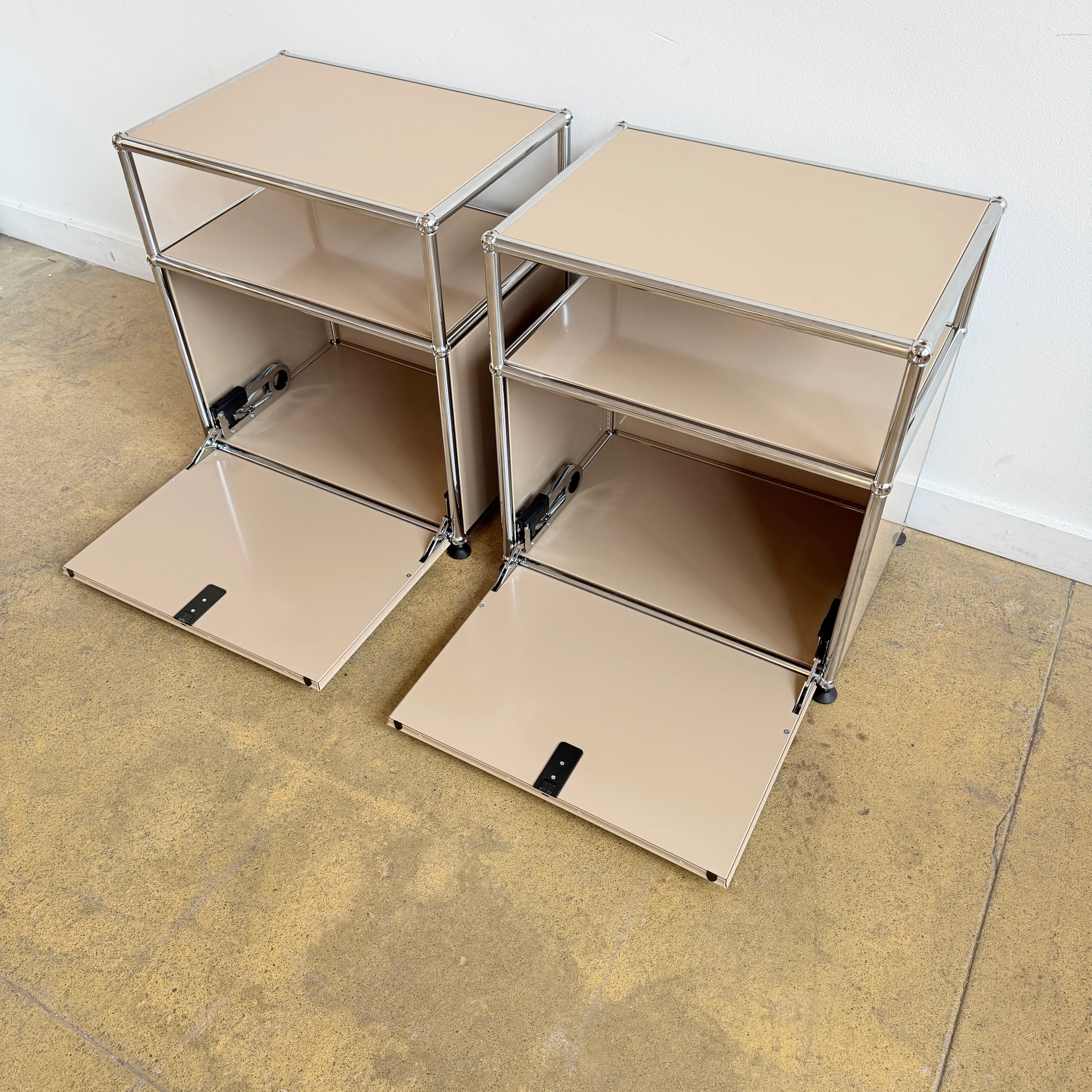 USM Haller Set of 2 Nightstands - Beige - Image 4