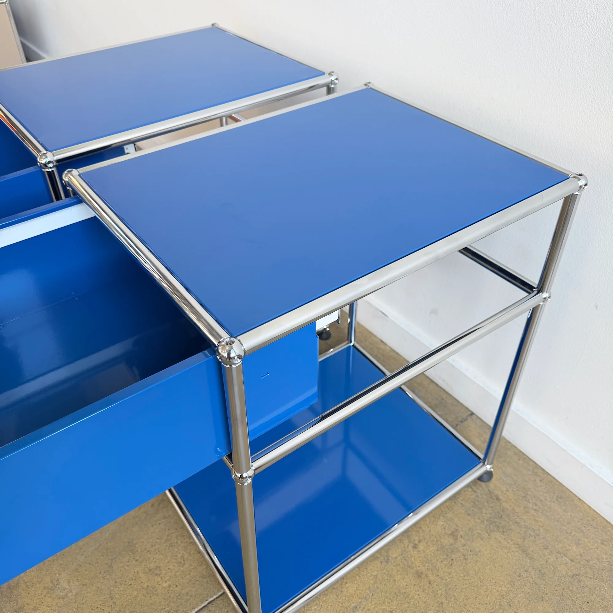 USM Haller Set of 2 Nightstands (Gentian Blue) - Image 4