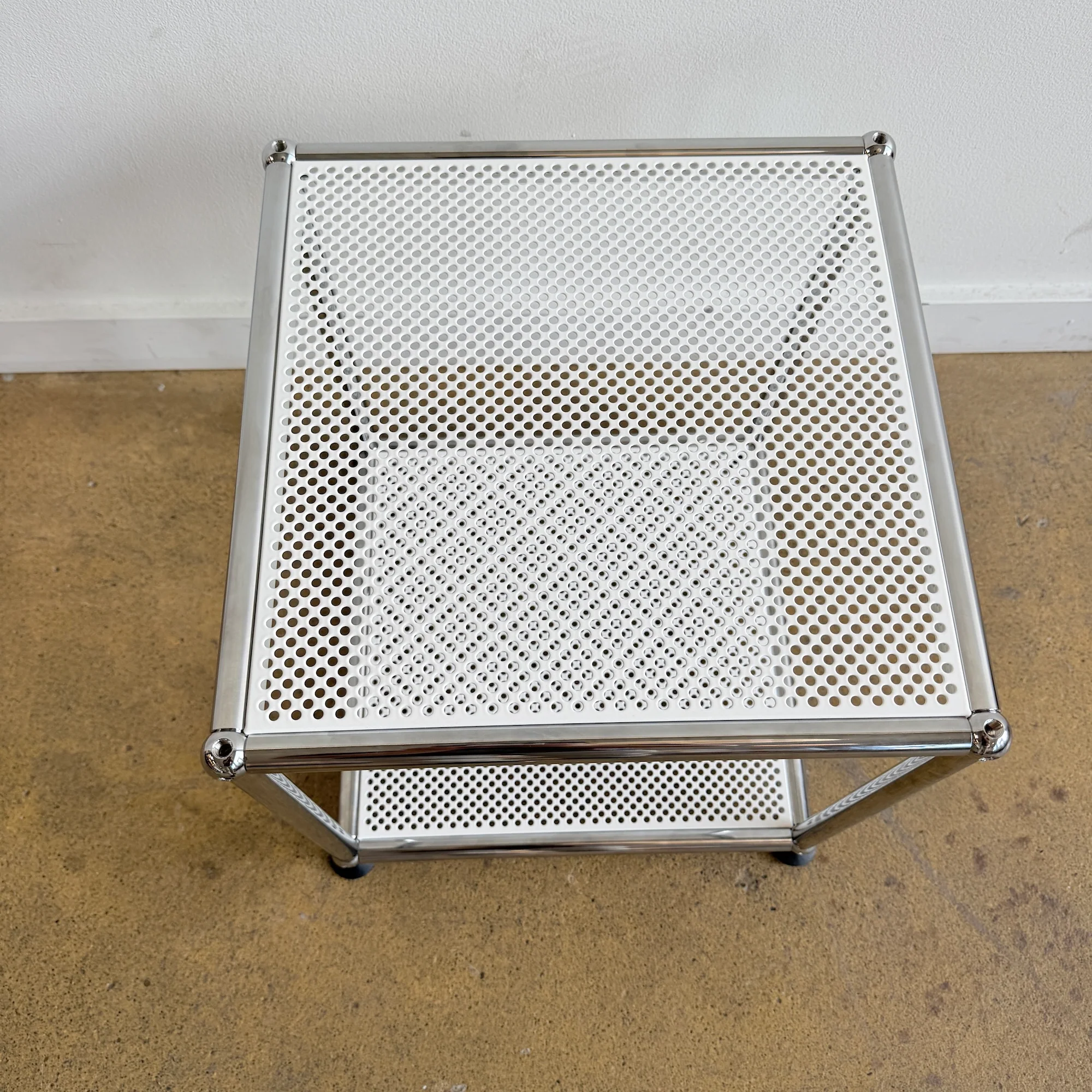 USM Haller side table - PERFORATED White - Image 3