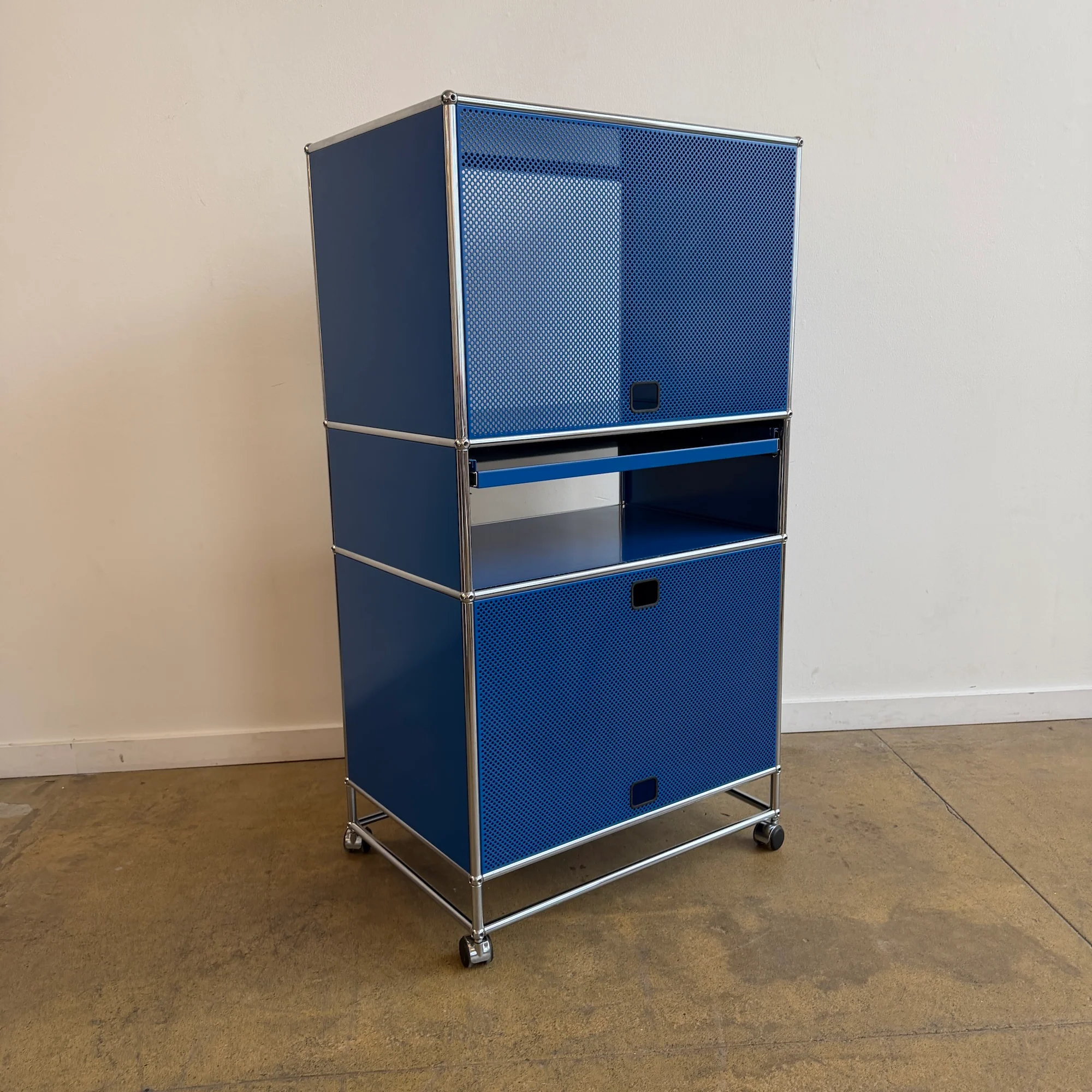 USM Haller Tall Perforated Storage Station - Gentian Blue - Image 6