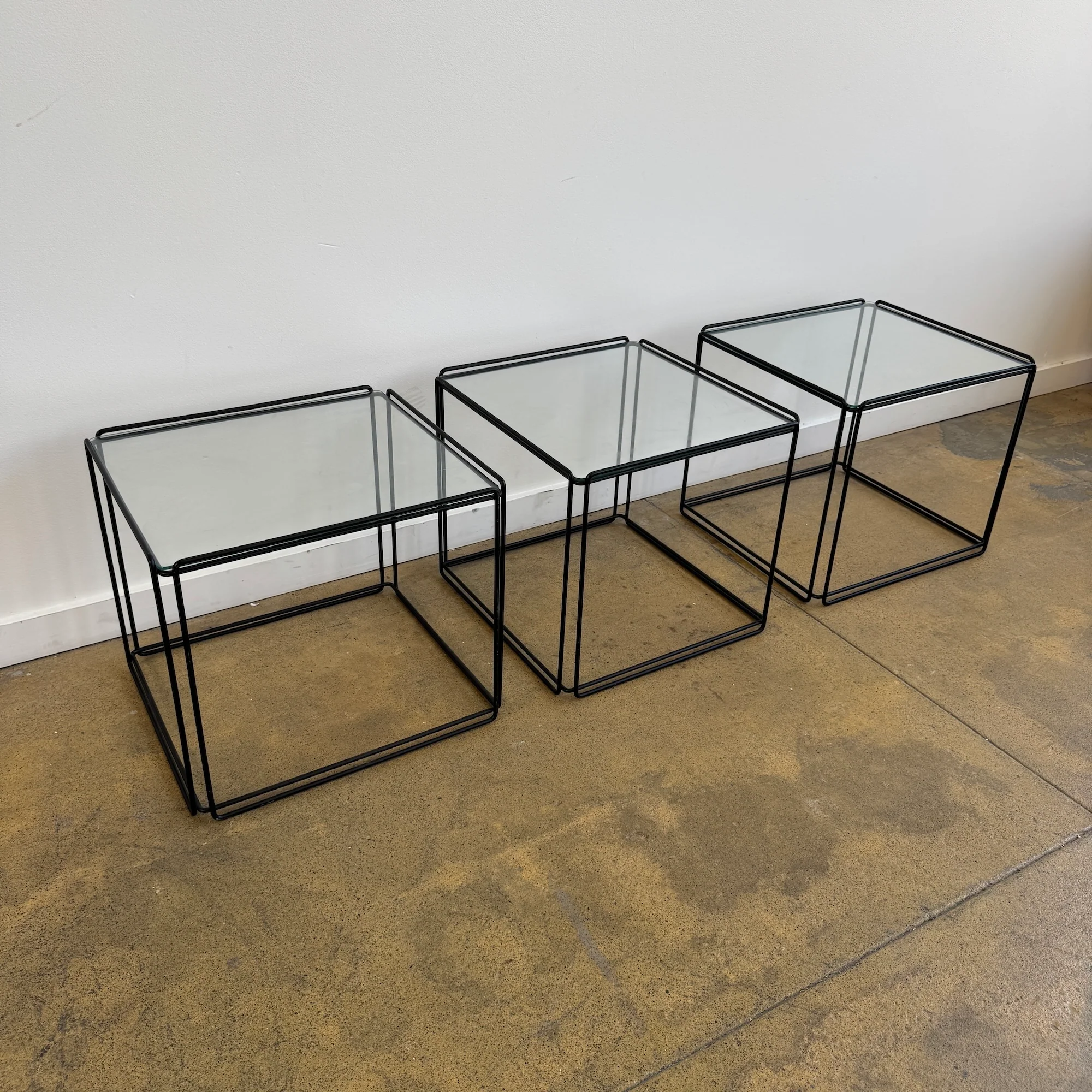 Vintage Max Sauze Isosceles End Table with Glass Top by Atrow - Image 3