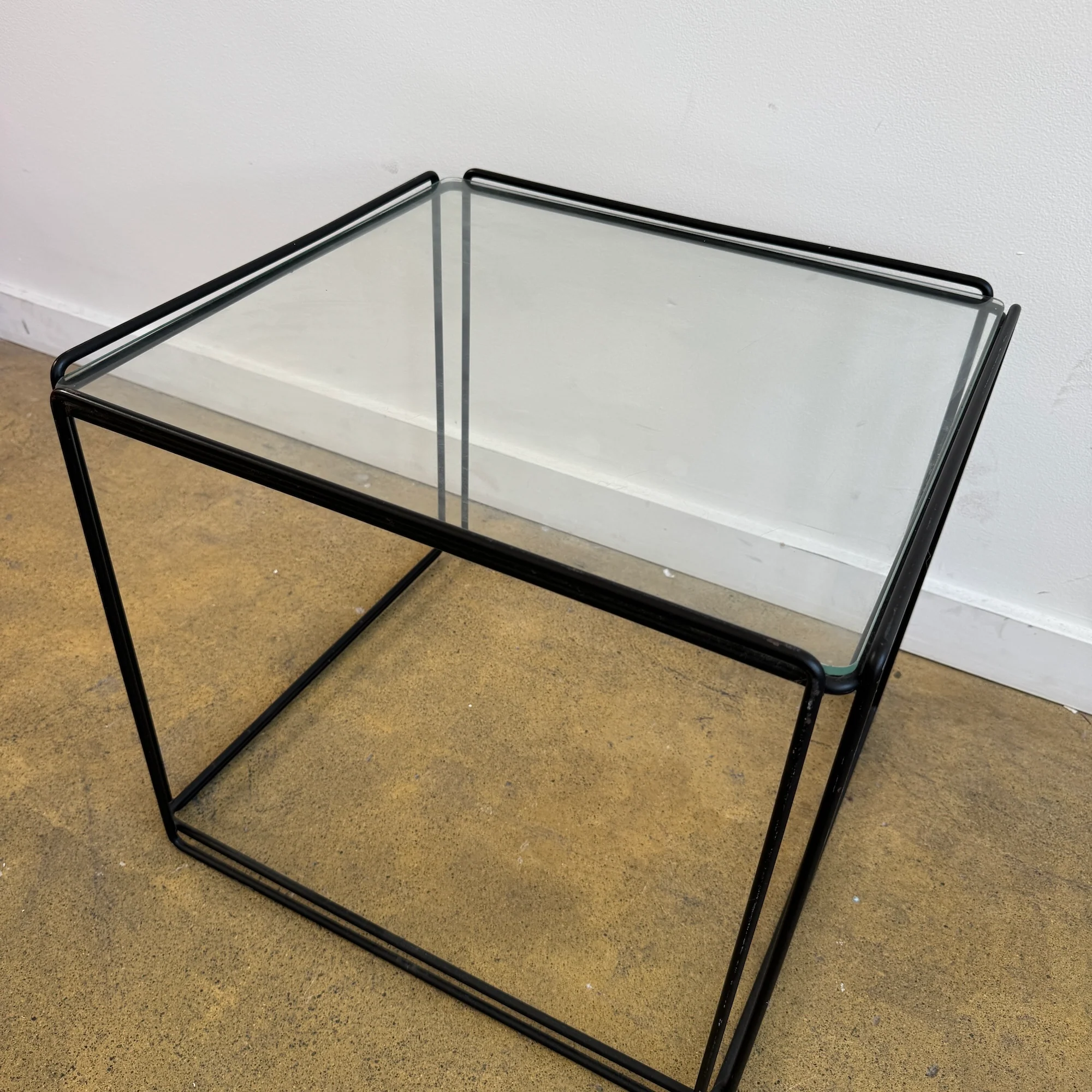 Vintage Max Sauze Isosceles End Table with Glass Top by Atrow - Image 6