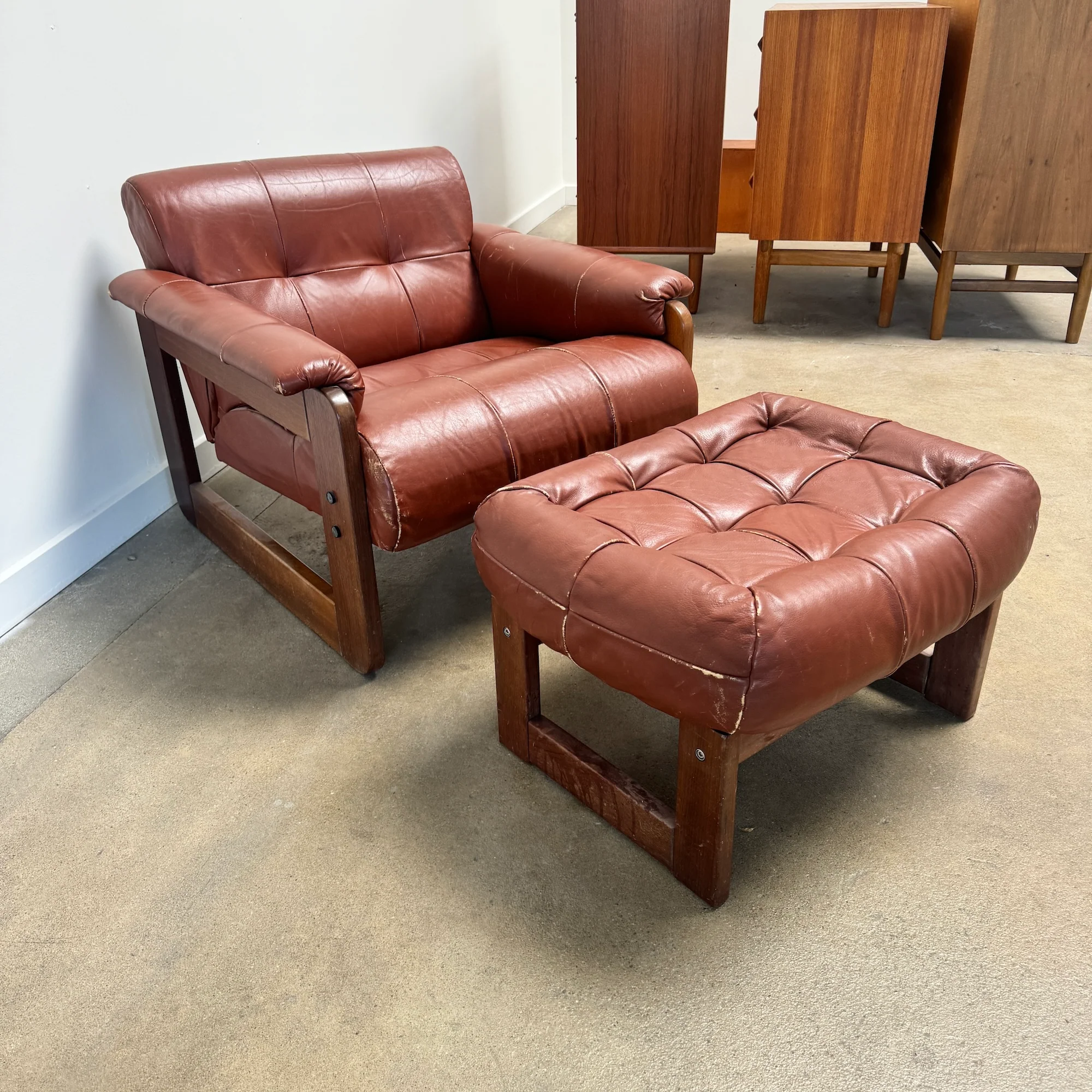 Vintage Percival Lafer iconic MP-185 Lounge chair with Ottoman - Image 2