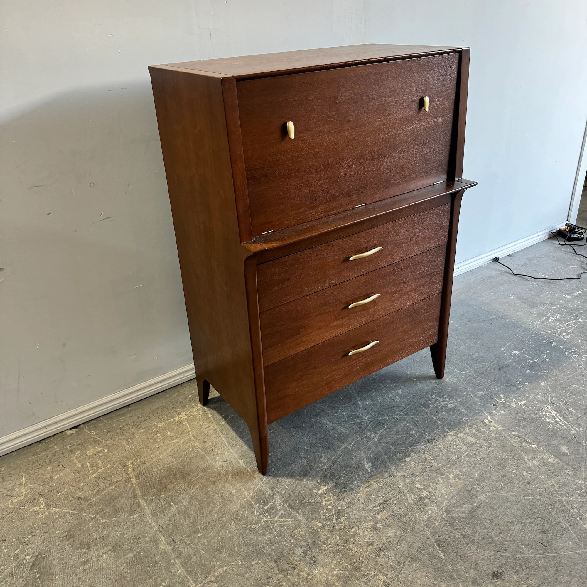 Stanley Furniture Vintage Tall dresser Mid Century style from 1960's - Image 5