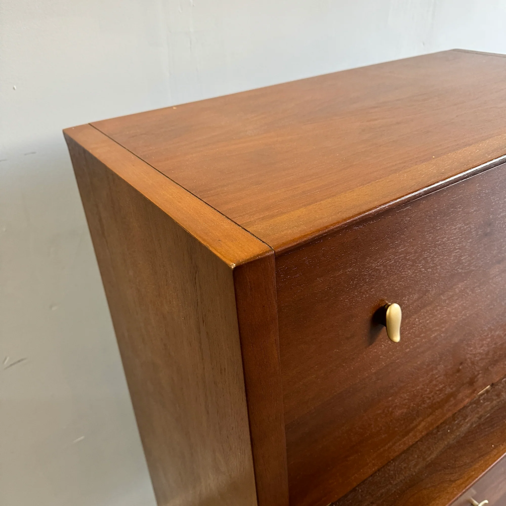 Stanley Furniture Vintage Tall dresser Mid Century style from 1960's - Image 6