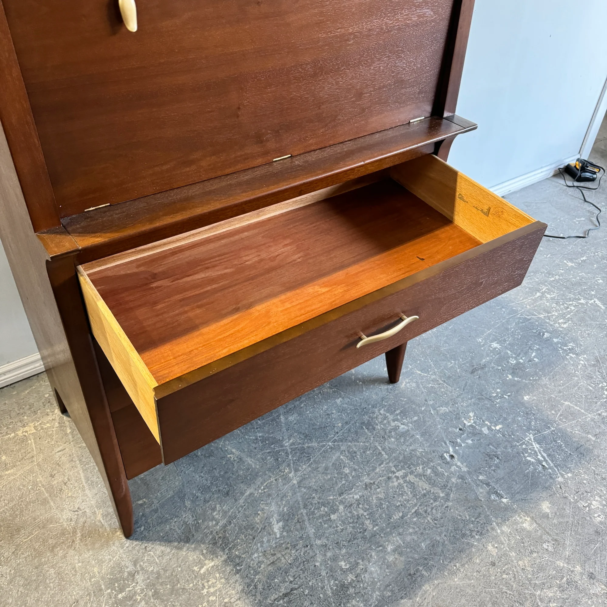 Stanley Furniture Vintage Tall dresser Mid Century style from 1960's - Image 8