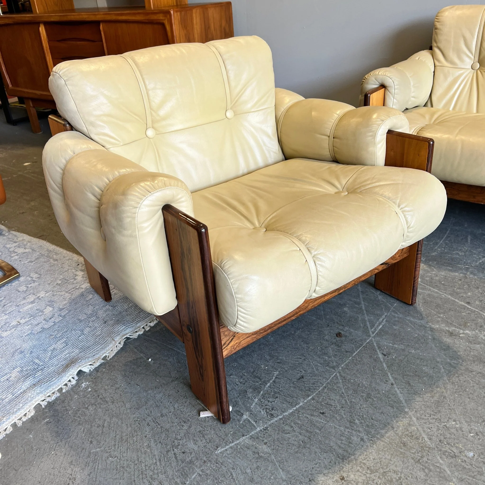 Vintage Tufted Leather Sofa and 2 lounge chairs by Kalustekiila - Image 5