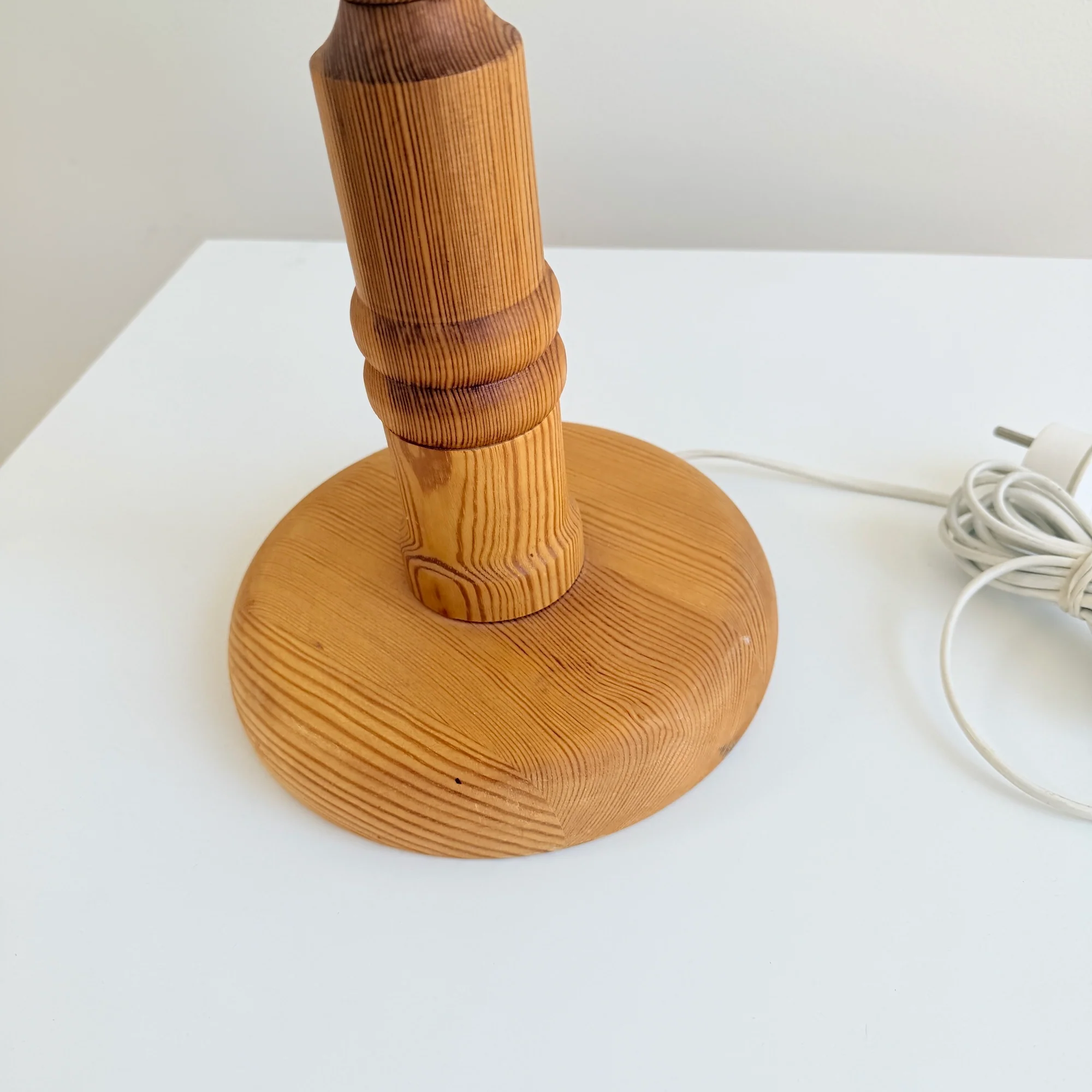 Vintage Uno & Östen Kristiansson Solid Pine Table Lamps for Luxus Sweden - Image 3