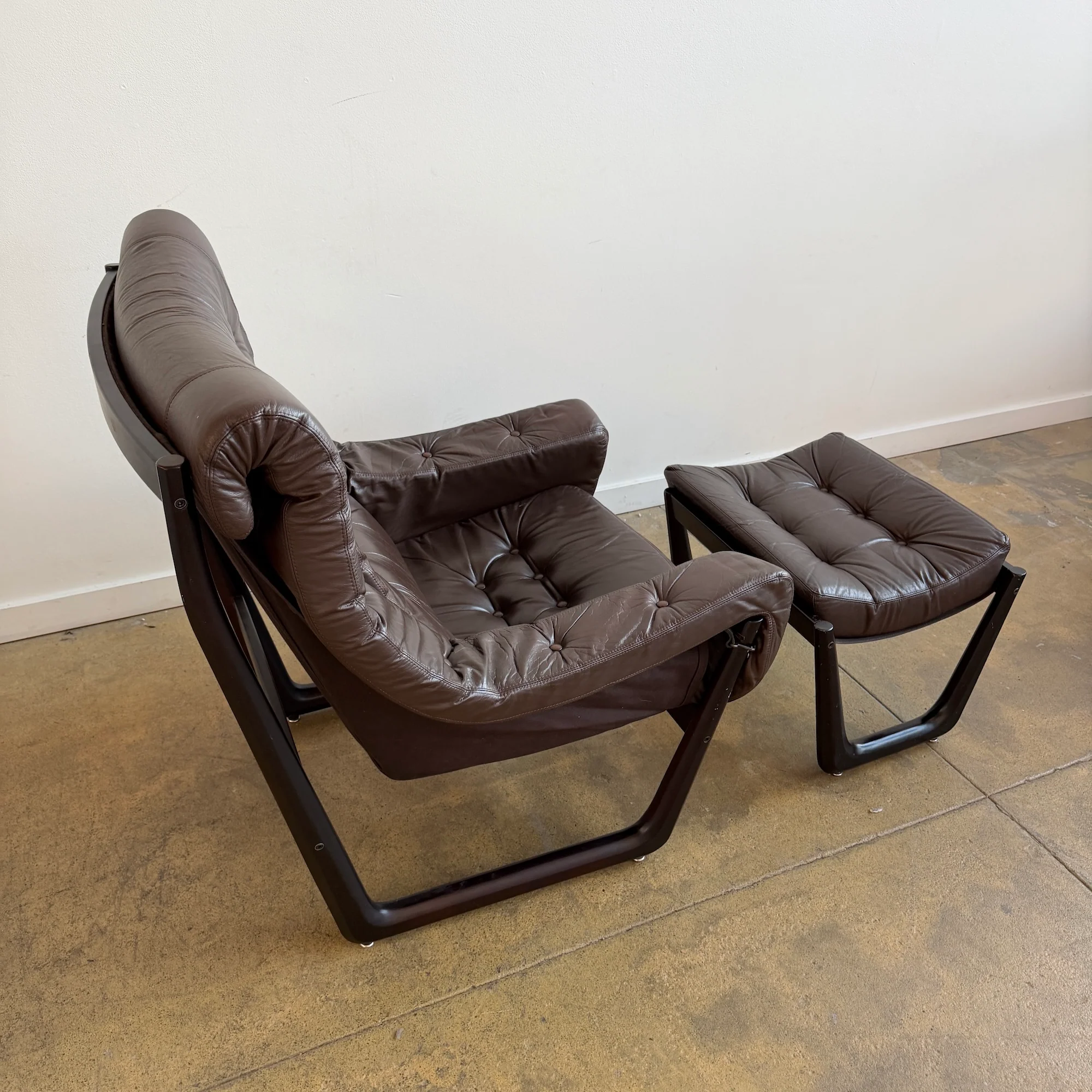 Vintage Vad trevare fabrikk Armchair & Footstool, Norway - Image 4