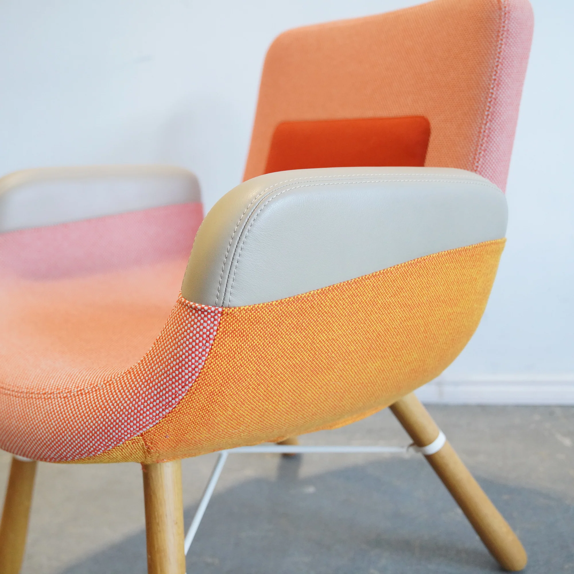 Vitra East River lounge Chair - Image 3