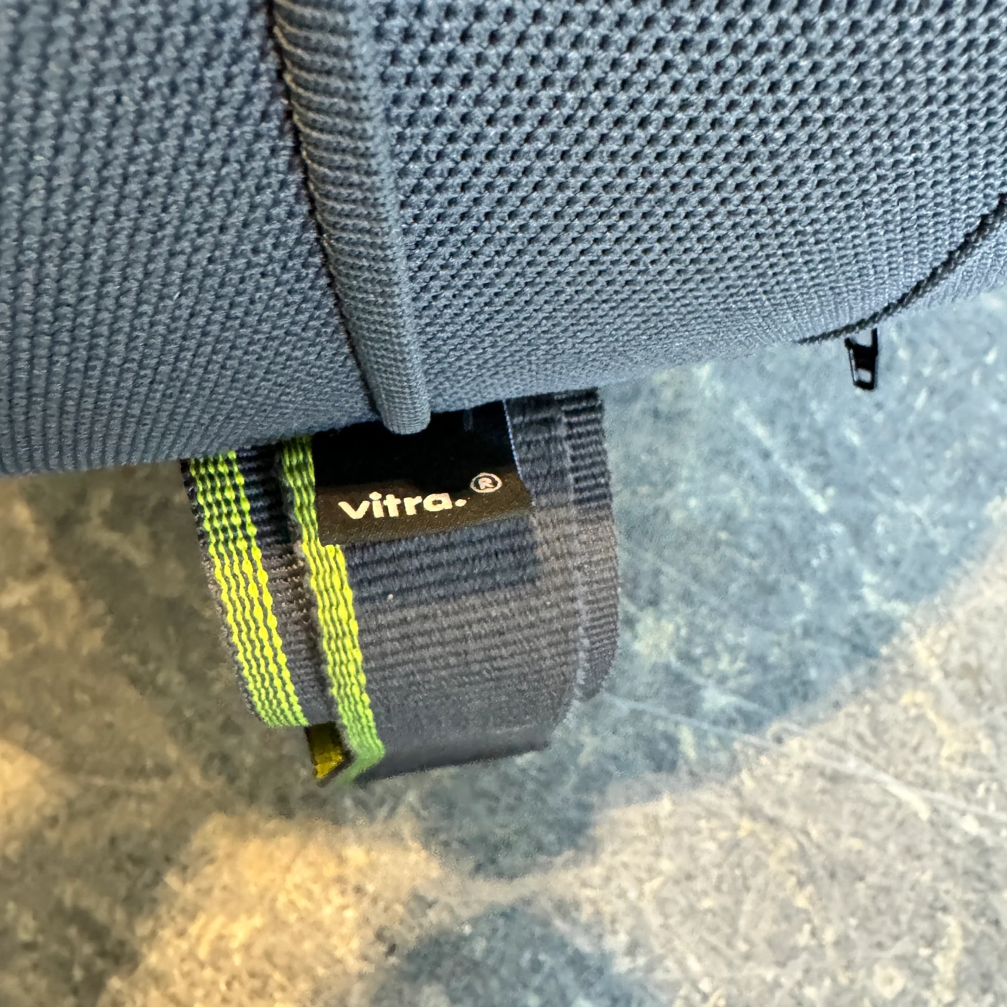 Vitra Mochi Pouf - Image 5