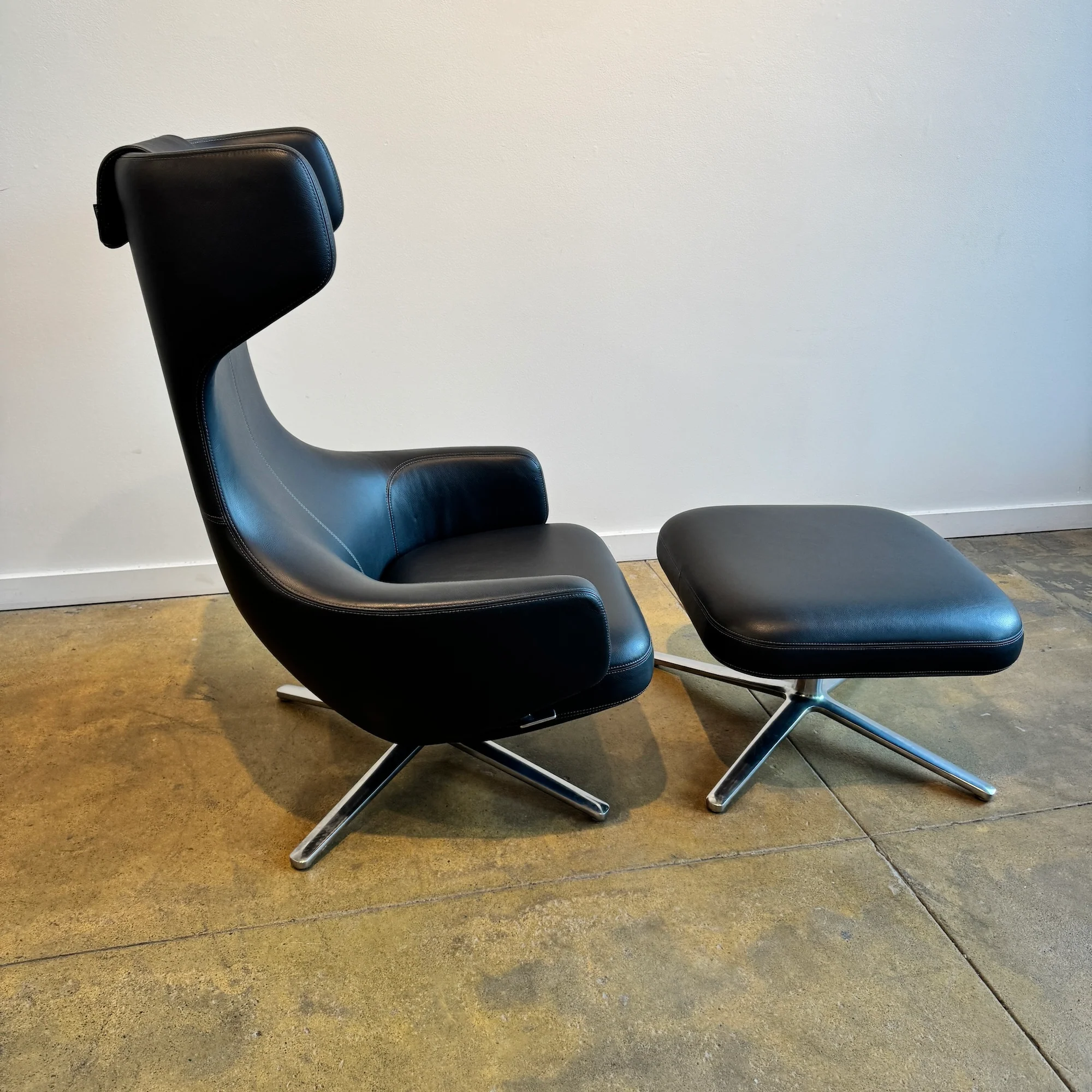 Vitra Repos Leather Recliner chair & Ottoman by Antonio Citterio - Image 3